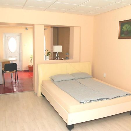 Yox Apartment 5 Oradea Exterior photo