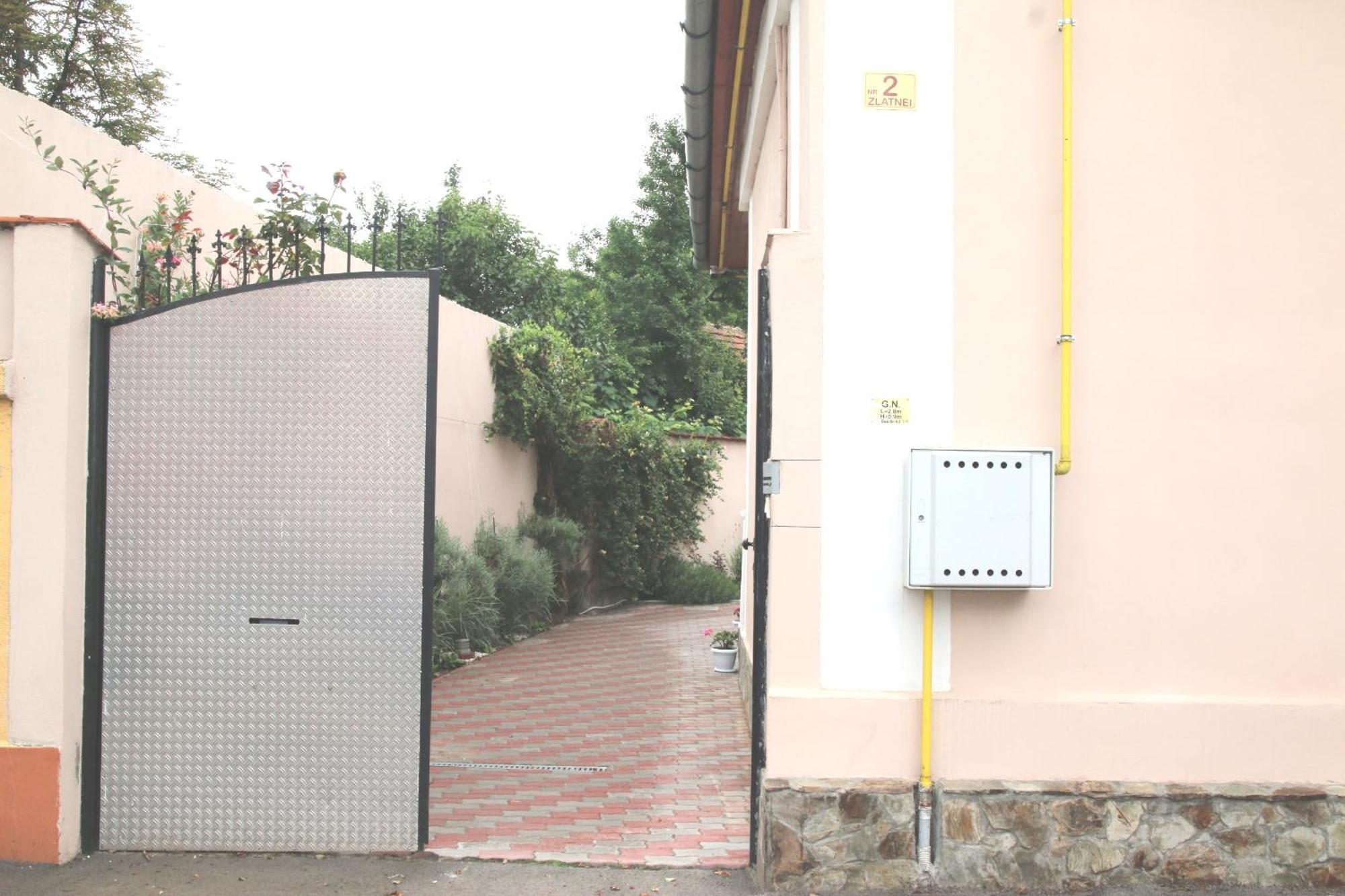Yox Apartment 5 Oradea Exterior photo