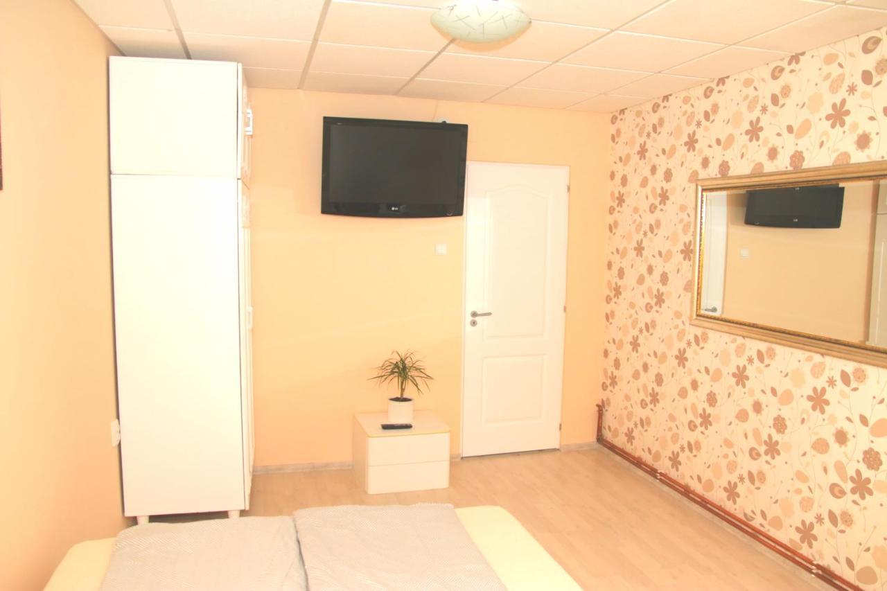 Yox Apartment 5 Oradea Exterior photo
