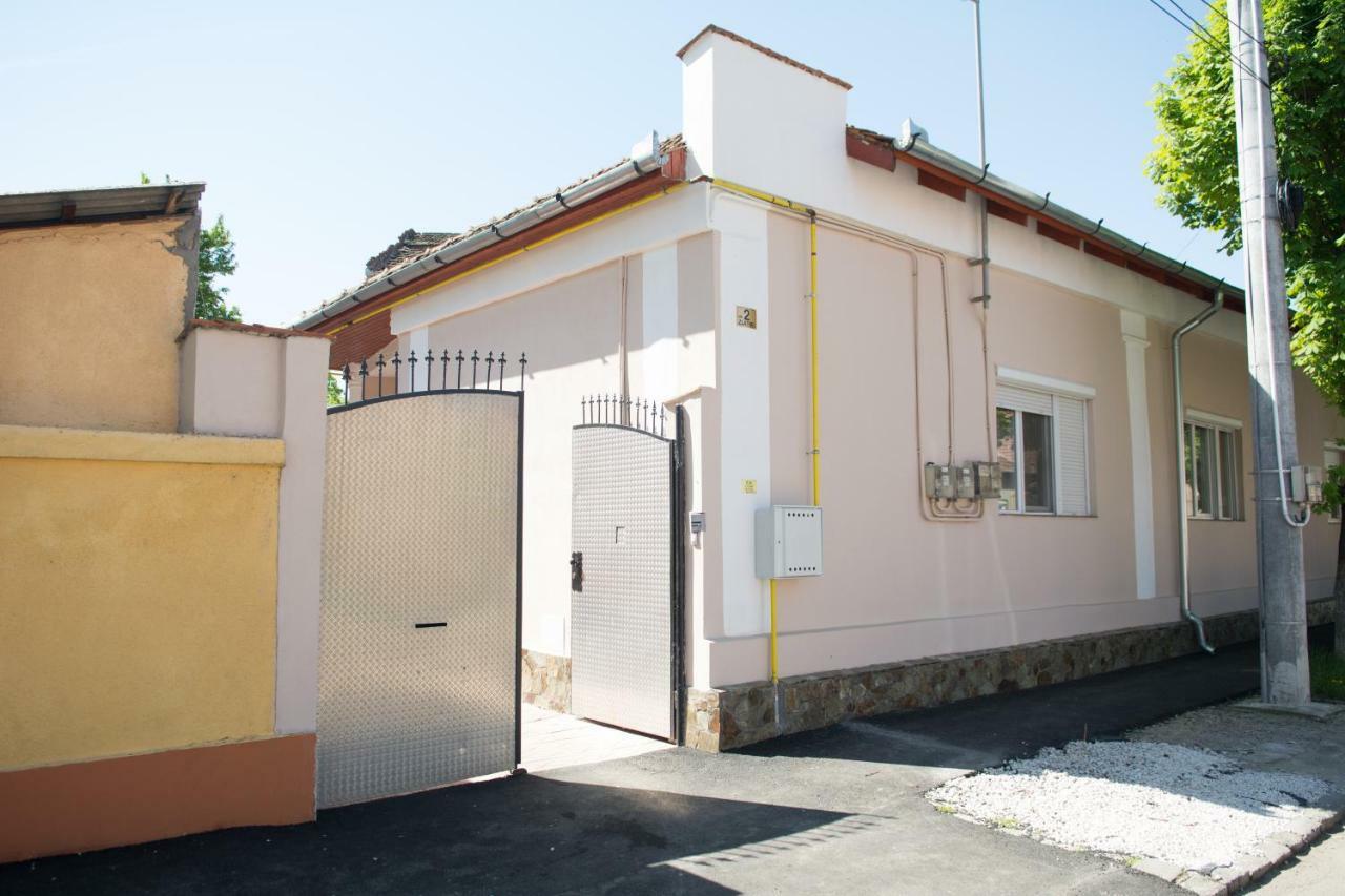 Yox Apartment 5 Oradea Exterior photo